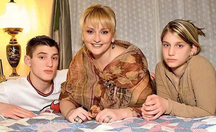 Актриса с детьми | Фото: kino-teatr.ru Актриса с детьми | Фото: kino-teatr.ru