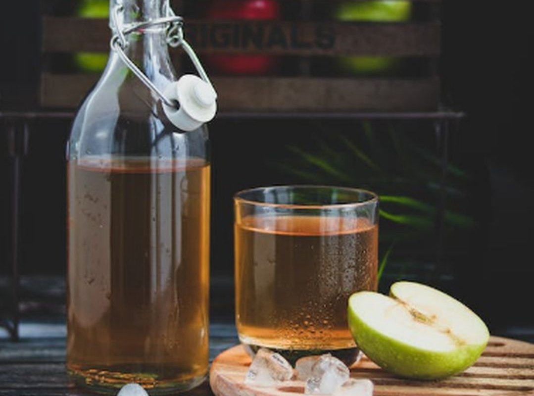 Медик предупредила об опасности яблочного уксуса