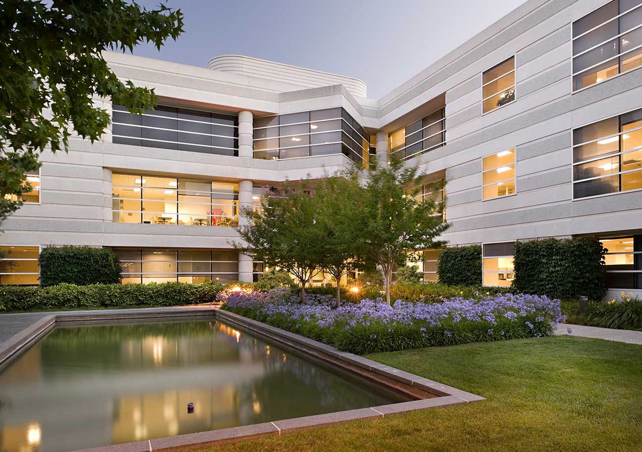 Здания Apple в Кремниевой долине выставлены на продажу Здания Apple в Кремниевой долине выставлены на продажу