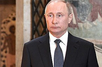 Блогеры обнаружили на лице Путина после инаугурации след от пластической операции