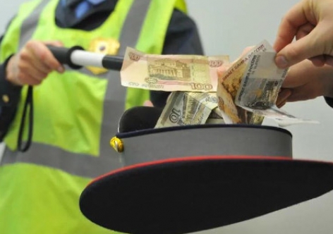 В Севастополе сотрудники ГИБДД попались на взятке!