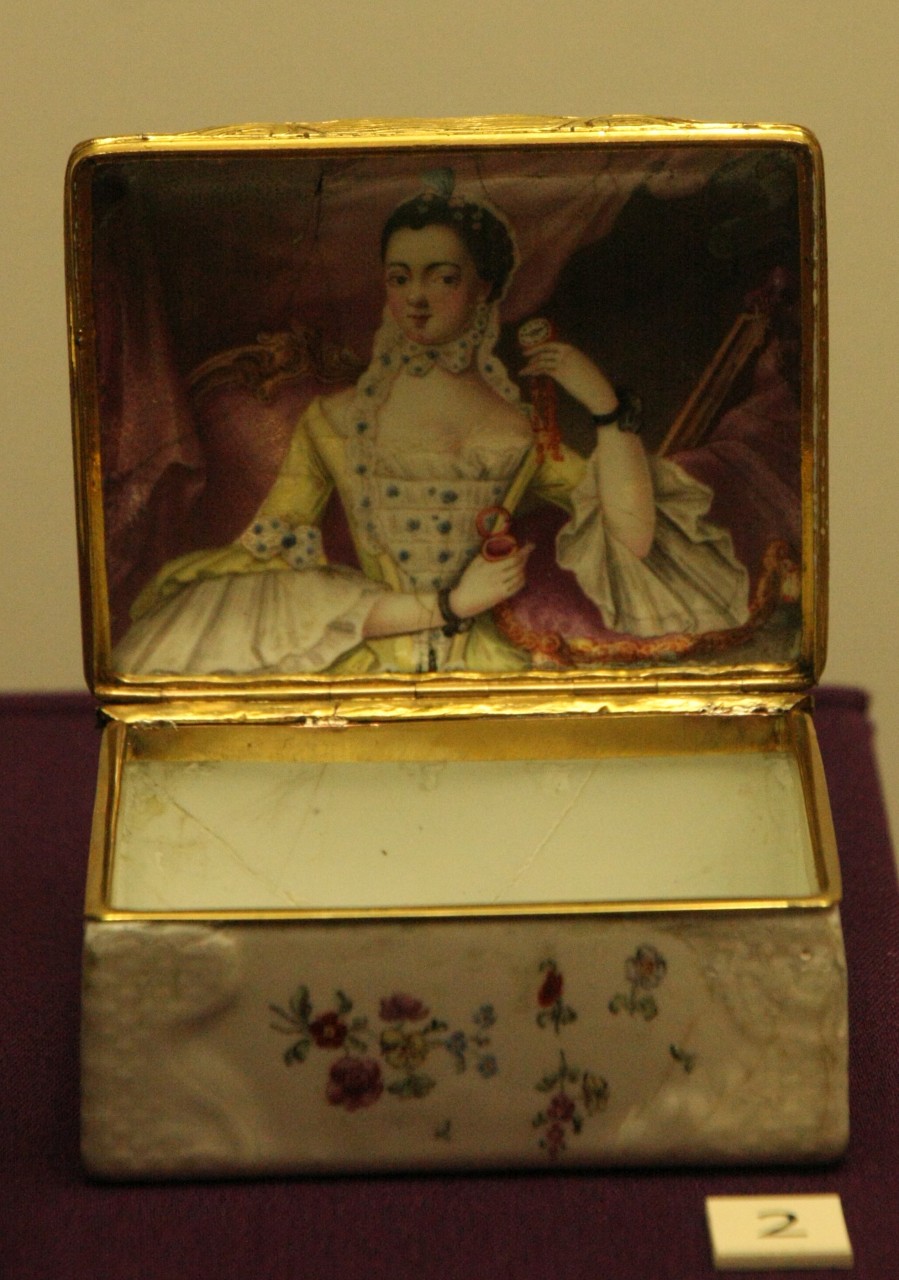 Выставка «Красавец-мужчина. Русский модник середины XVIII – начала XX века» Выставка «Красавец-мужчина. Русский модник середины XVIII – начала XX века»