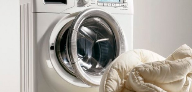 Картинки по запросу Как стирать одеяло и можно ли это делать в стиральной машине?
