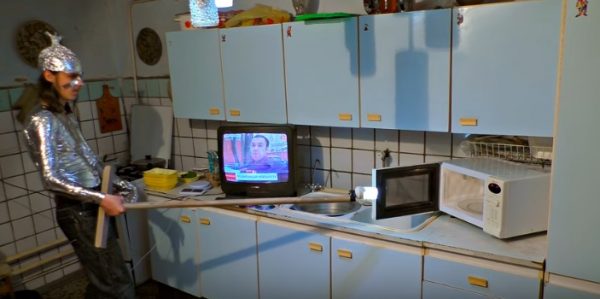 Что будет если включить открытую микроволновку Что будет если включить открытую микроволновку