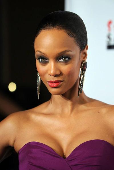 2.   (Tyra Banks), 38 , , , ,      : 178    : 87,5-61-91,5     : 57 .