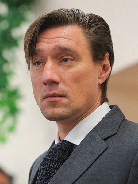 "Спасибо, мама !": Сын Матвиенко скупает госнедвижимость дешевле на сотни миллионов рублей !