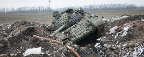 Батальон «Сомали» разнёс танками позиции ВСУ под Дебальцево Батальон «Сомали» разнёс танками позиции ВСУ под Дебальцево