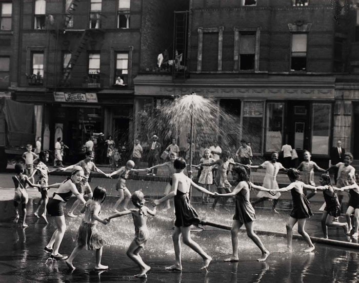 11. Танец на улице, Нью-Йорк, 1964 год детство, прошлое, фотография