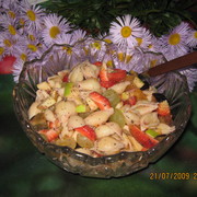 Фруктовый салат с макаронами