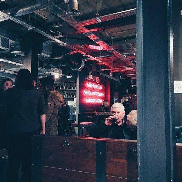 А говорят, что идеальная любовь не существует А говорят, что идеальная любовь не существует бабушки, дедушки, пенсионеры, пенсия, прикол, старики, старость