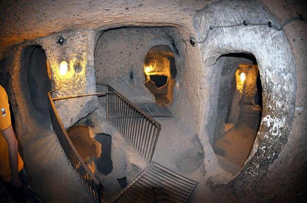 Ремонтируя дом, хозяин обнаружил, что за стеной в подвале раньше жили 20,000 человек!