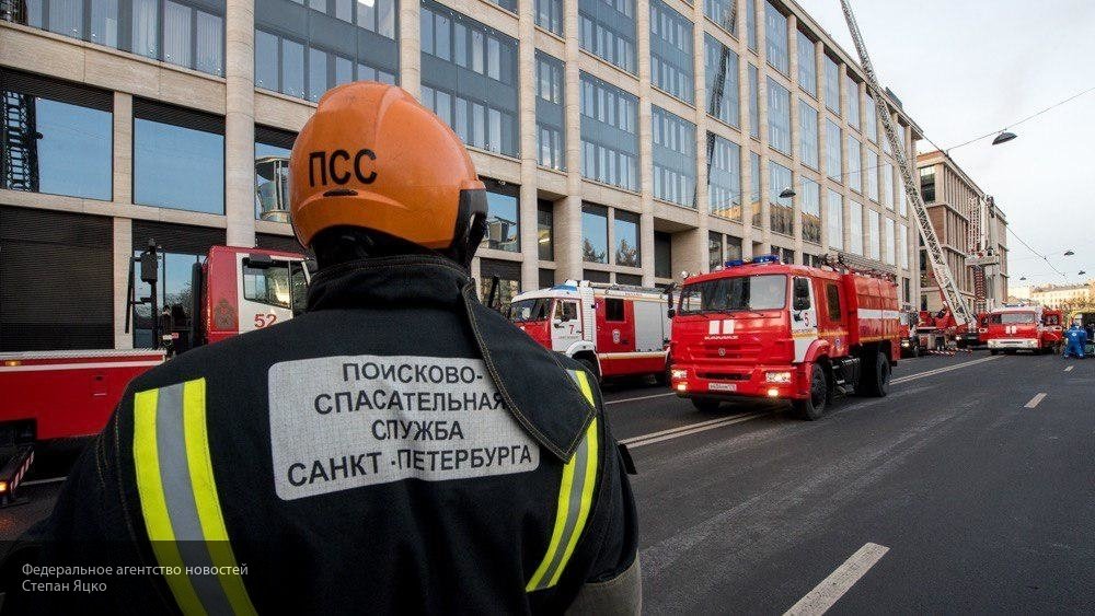 На юго-востоке Москвы вспыхнул крупный пожар на нефтеперерабатывающем заводе