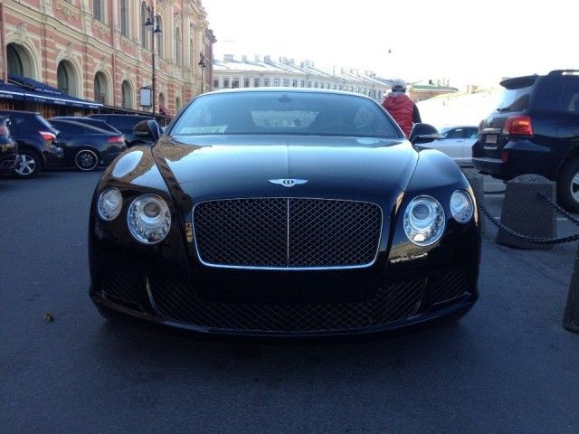 В Санкт-Петербурге у рабочего трубного завода угнали Bentley Continental В Санкт-Петербурге у рабочего трубного завода угнали Bentley Continental