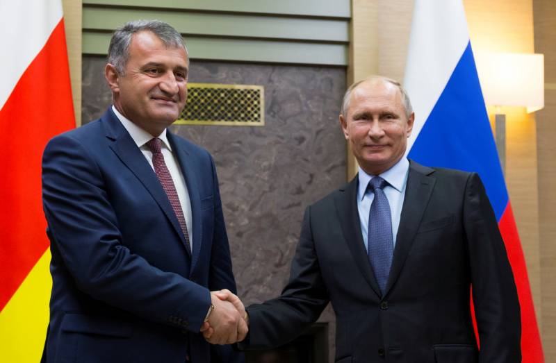На пути в Россию: Донбасс готов присоединиться к РФ как и Южная Осетия На пути в Россию: Донбасс готов присоединиться к РФ как и Южная Осетия