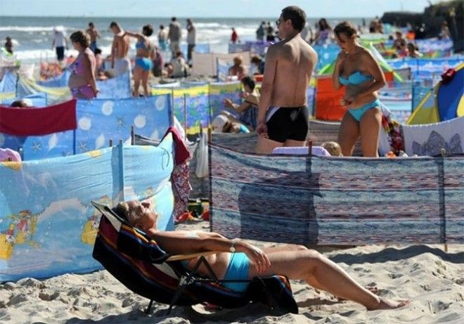 Поляки так сильно любят ограждения во время пляжного отдыха Поляки так сильно любят ограждения во время пляжного отдыха