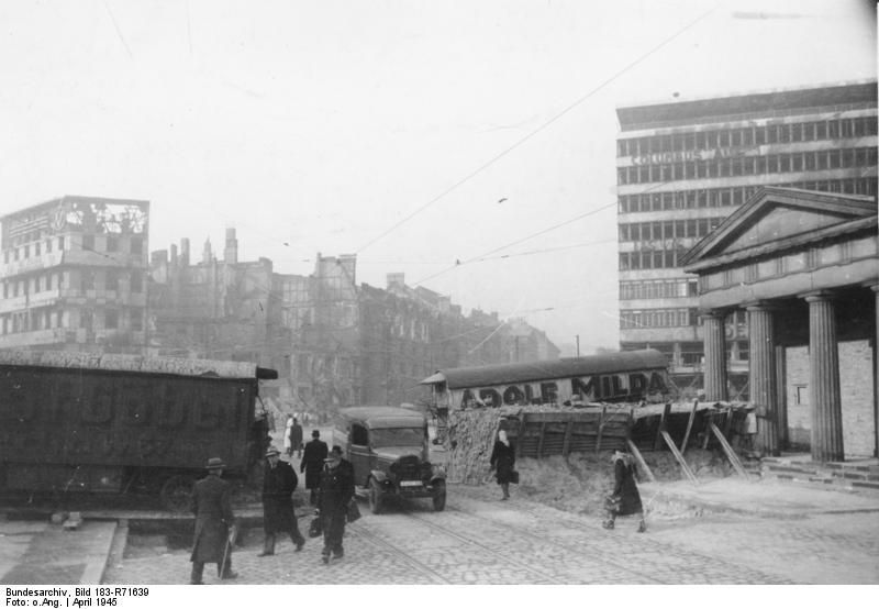 Мультатули Петр: В тот день когда взяли Берлин и фотографии Берлина 1945 Мультатули Петр: В тот день когда взяли Берлин и фотографии Берлина 1945