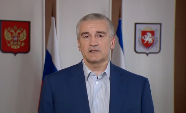 Сергей Аксёнов попросил не приезжать в Крым
