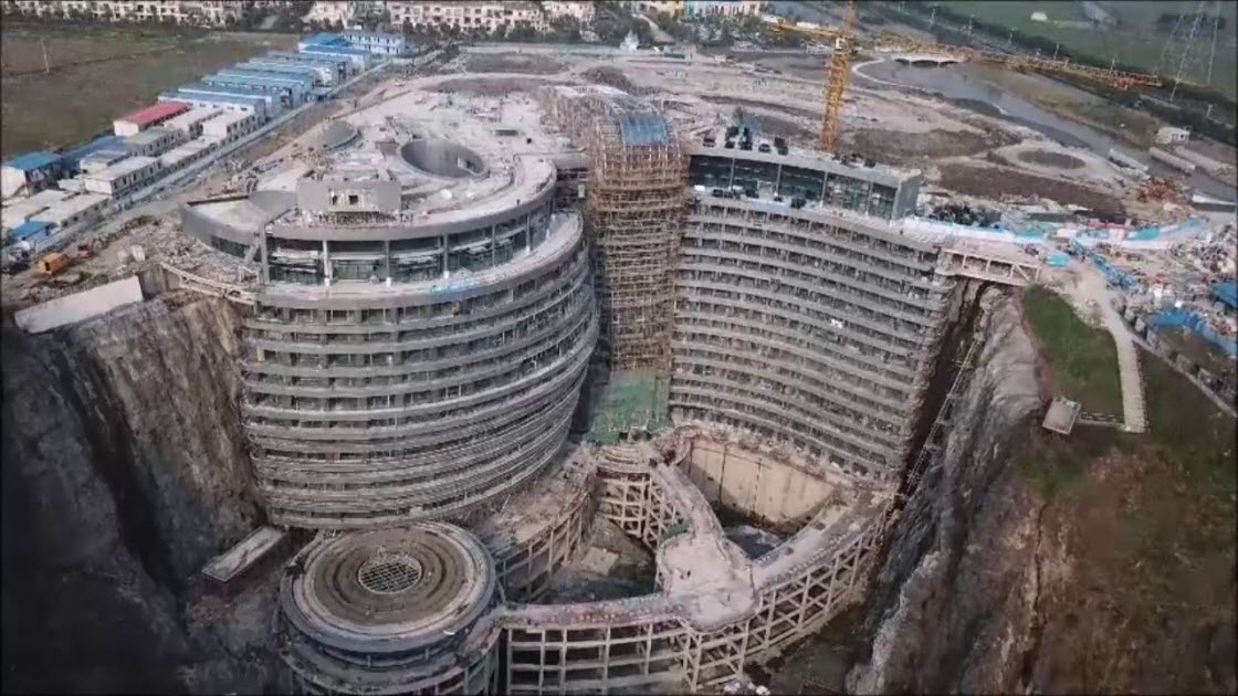 В Китае откроется роскошный 18-этажный cпа-отель в заброшенном карьере В Китае откроется роскошный 18-этажный cпа-отель в заброшенном карьере