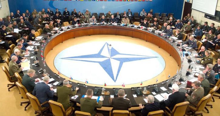 В Германии назвали НАТО "параноиками" и хотят выйти из альянса В Германии назвали НАТО "параноиками" и хотят выйти из альянса