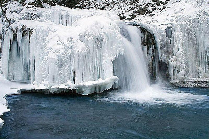 Невероятные ледяные водопады