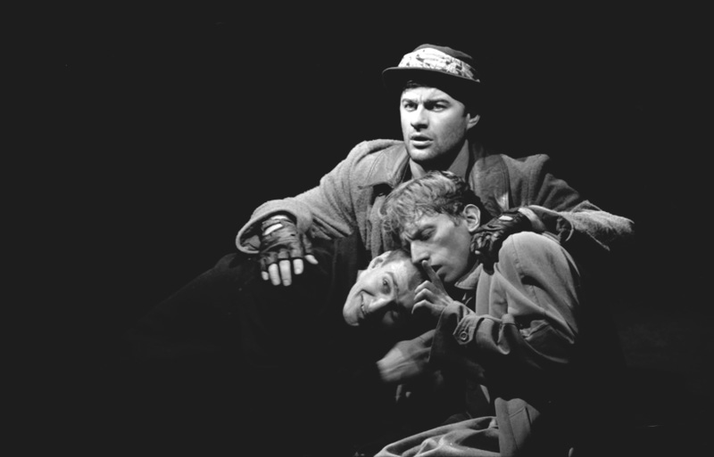 «В ожидании Годо» Фото: lensov-theatre.spb.ru