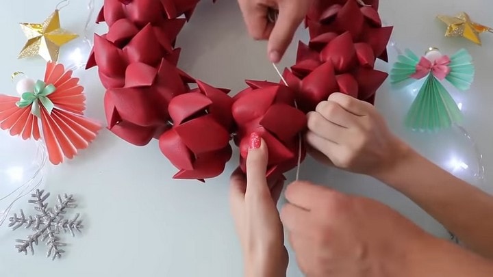 Стильное новогоднее украшение из простой пластиковой бутылки Стильное новогоднее украшение из простой пластиковой бутылки