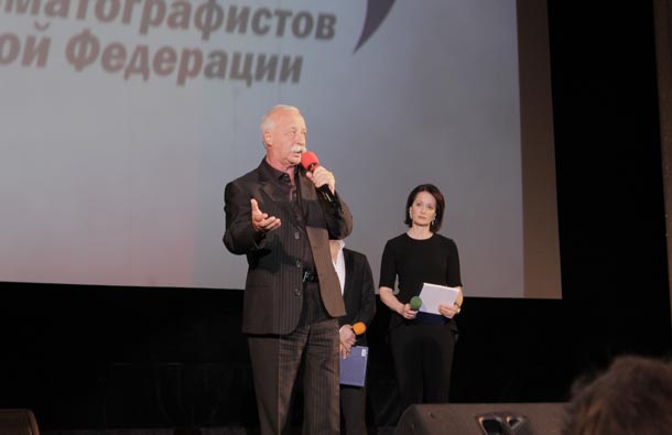 Леонид Якубович поздравляет каскадеров