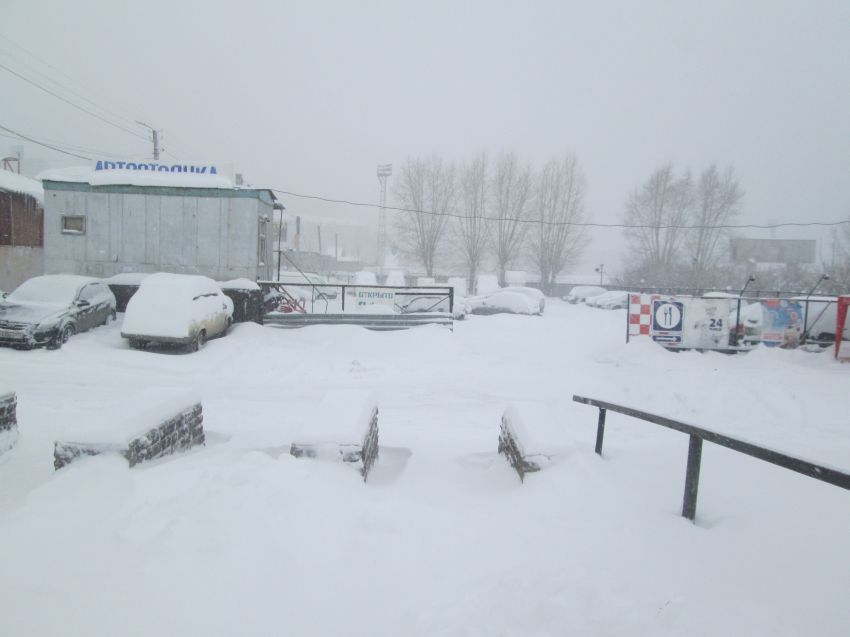 Зима вернулась снег, погода