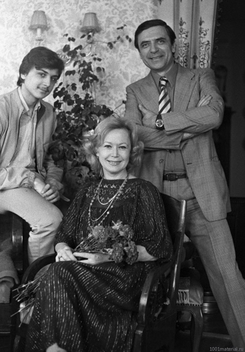 Светлана Немоляева и Александр Лазарев с его сына Александра. 1986 год. Светлана Немоляева и Александр Лазарев с его сына Александра. 1986 год. история, редкое, фото