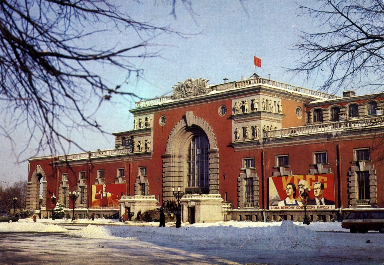 ZAVODFOTO / История городов России в фотографиях: Курск в 1984 году. ZAVODFOTO / История городов России в фотографиях: Курск в 1984 году.