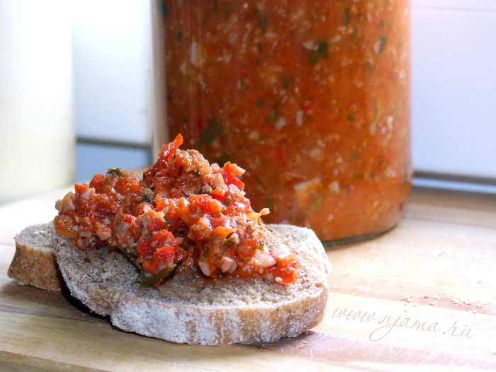 Аджика с грецкими орехами