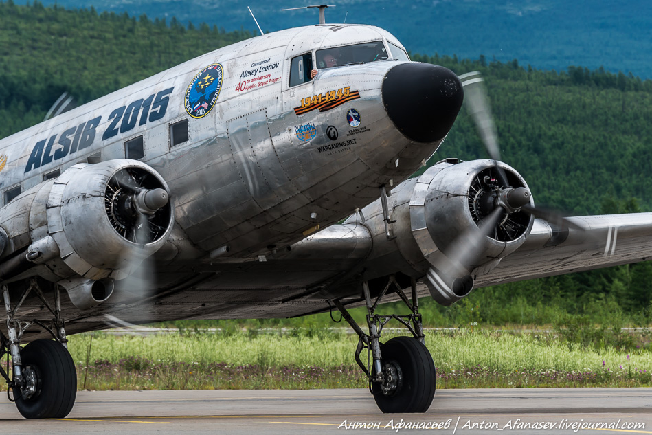 Douglas DC-3 Douglas DC-3