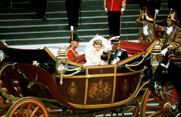 Свадебное фото принцессы Дианы и принца Чарльза.  Фото: ilfattoquotidiano.it.