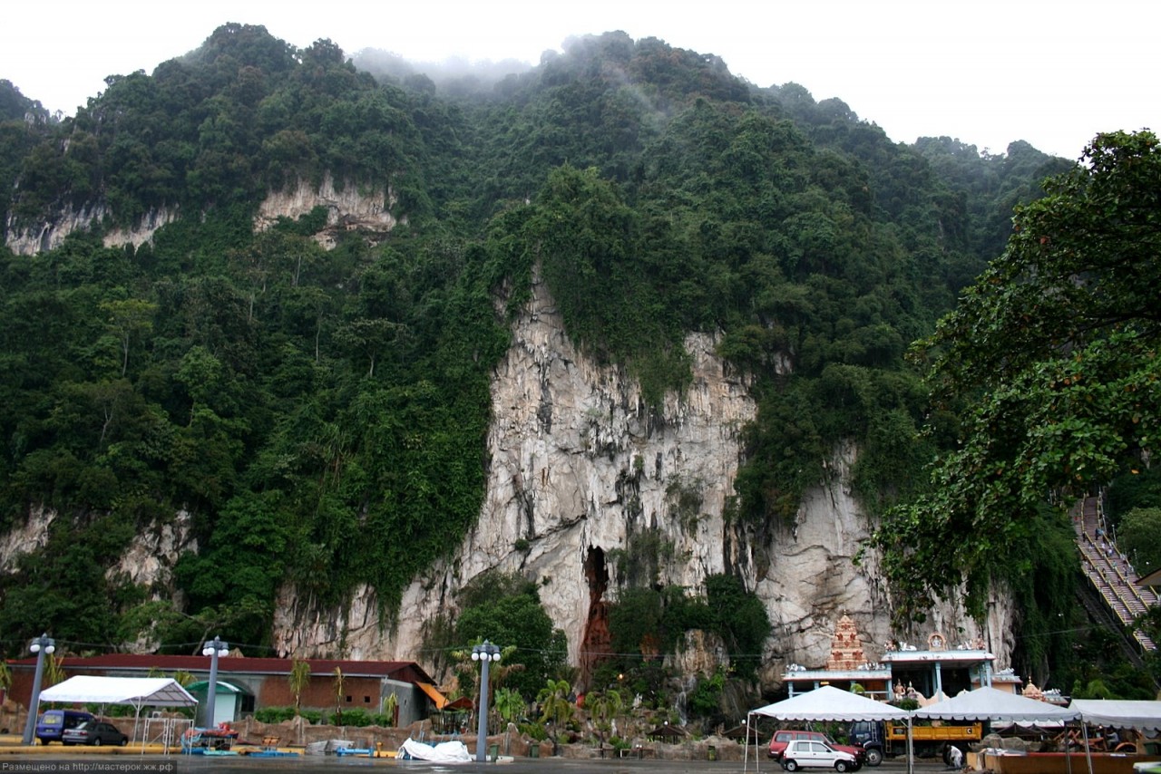 Пещеры Бату Кейвс (Batu Caves). Индонезия. Пещеры Бату Кейвс (Batu Caves). Индонезия.