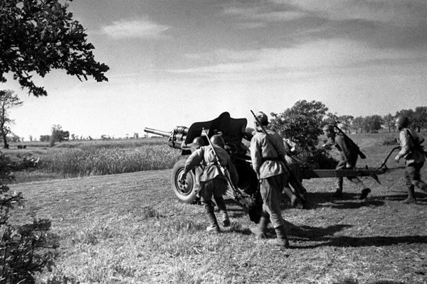 Василий Петров – единственный в мире офицер, воевавший без обеих рук Василий Петров – единственный в мире офицер, воевавший без обеих рук