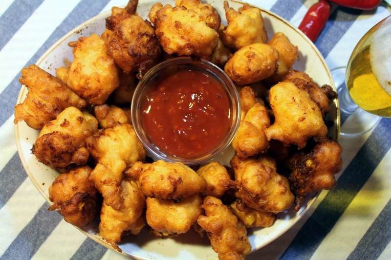 Кукурузные мини-пончики. Закуска для большой компании Кукурузные мини-пончики. Закуска для большой компании Закуски, еда, кукуруза, кулинария, под пиво, пончики, рецепты