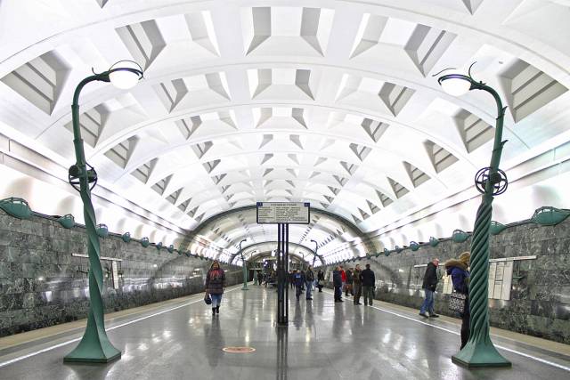 Движение затруднено в московском метро от Киевской до Славянского бульвара