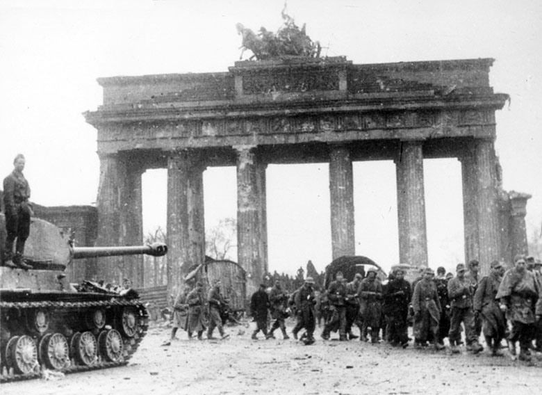 Мультатули Петр: В тот день когда взяли Берлин и фотографии Берлина 1945 Мультатули Петр: В тот день когда взяли Берлин и фотографии Берлина 1945