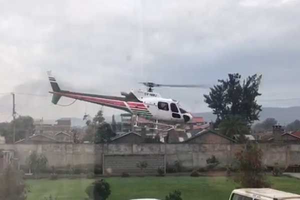 Вертолет с журналистами упал в озеро в Кении