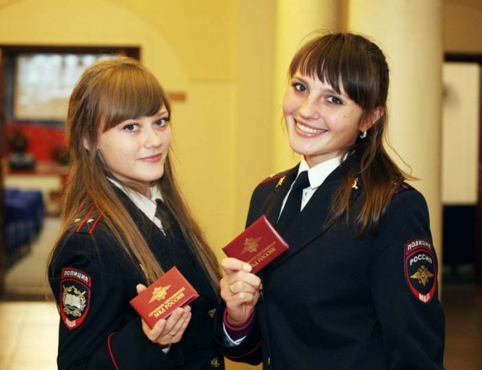 Симпатичные девушки на страже порядка (24 фото) Симпатичные девушки на страже порядка (24 фото)