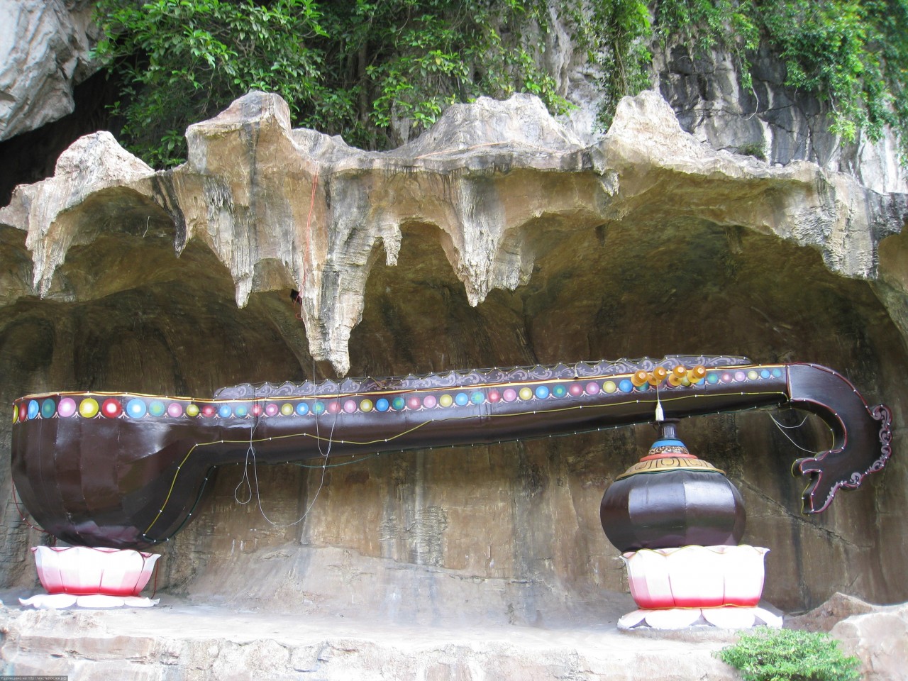 Пещеры Бату Кейвс (Batu Caves). Индонезия. Пещеры Бату Кейвс (Batu Caves). Индонезия.