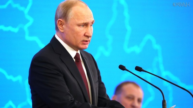 Путин призвал уделить внимание развитию дорог в Крыму