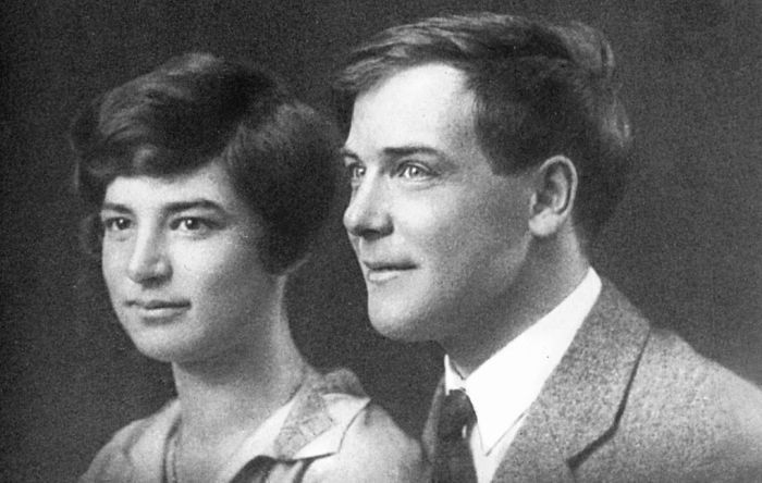 Анна Алексеевна и Петр Леонидович Капицы. Свадебная фотография, 1927. / Фото: www.polymus.ru Анна Алексеевна и Петр Леонидович Капицы. Свадебная фотография, 1927. / Фото: www.polymus.ru