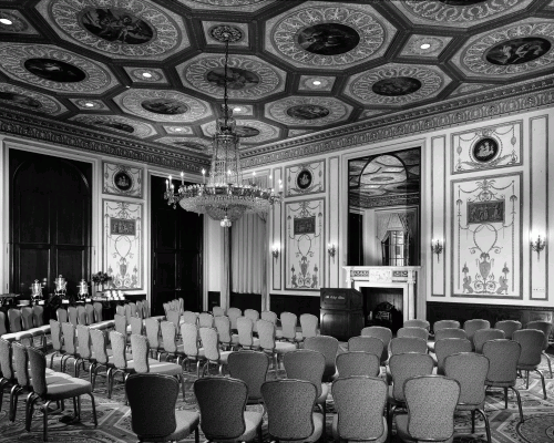 Один из залов нью-йоркского отеля Waldorf, где в ноябре 1947 года состоялась секретная встреча голлливудских магнатов