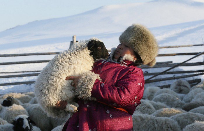 Фотографии о жизни сибиряков: как живут и отдыхают люди на Крайнем Севере (25 фото) Фотографии о жизни сибиряков: как живут и отдыхают люди на Крайнем Севере (25 фото)