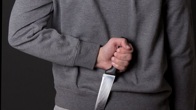 В Москве 10-летний мальчик в одиночку преследовал двух воров с ножами и револьвером