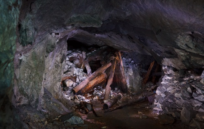 В 1997 году на шахте случился обвал. Спустя 17 лет один из шахтеров был найден живым!