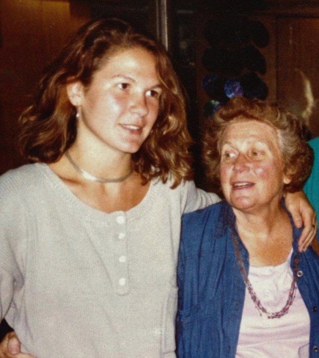 Трагедия семьи Сталина. Что стало с детьми и женами вождя Трагедия семьи Сталина. Что стало с детьми и женами вождя