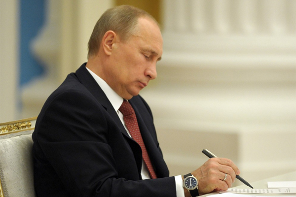 Обнародованы поручения Путина по спасению нефтгазовой индустрии