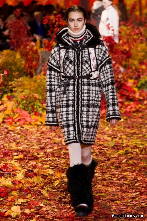 Moncler Gamme Rouge осень-зима 2017-2018 -- очень уютно, комфортно и даже шикарно Moncler Gamme Rouge осень-зима 2017-2018 -- очень уютно, комфортно и даже шикарно